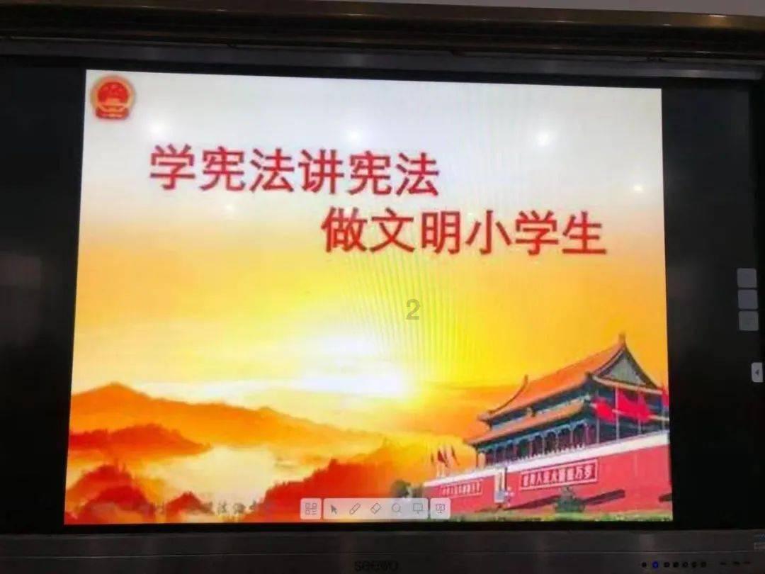 救援可爱的狮子