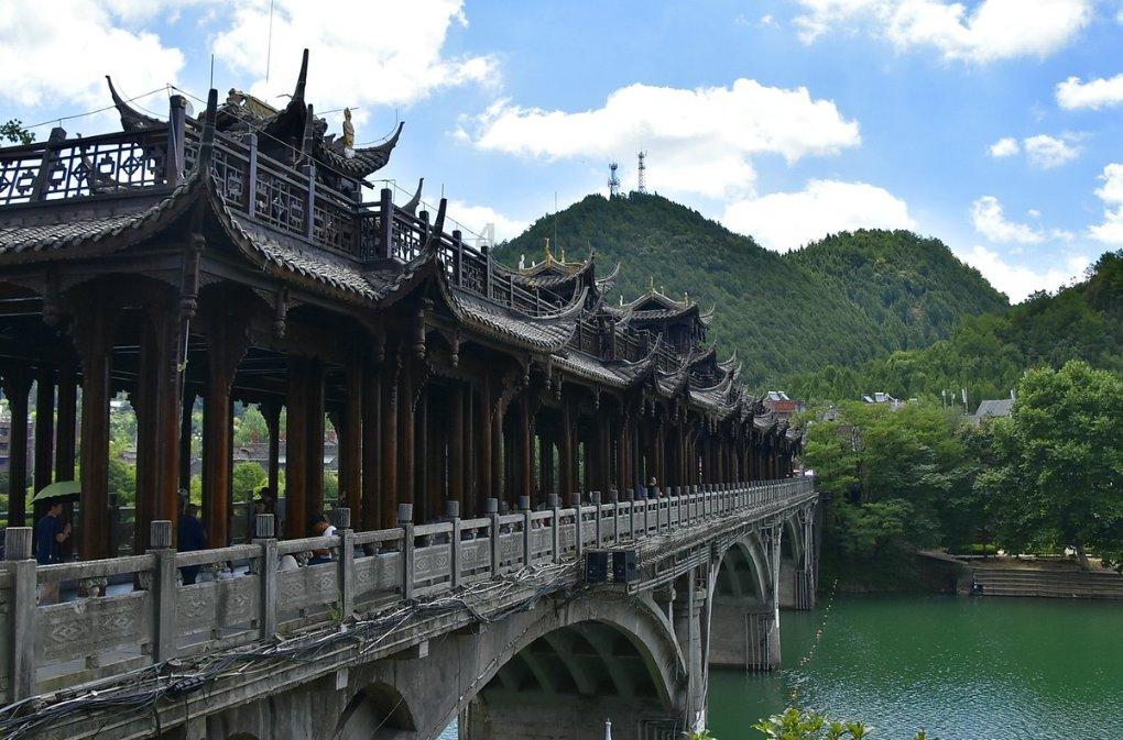 探索大连八一路转盘道一高层失火是什么原因造成的?,解决疑问轻松快捷